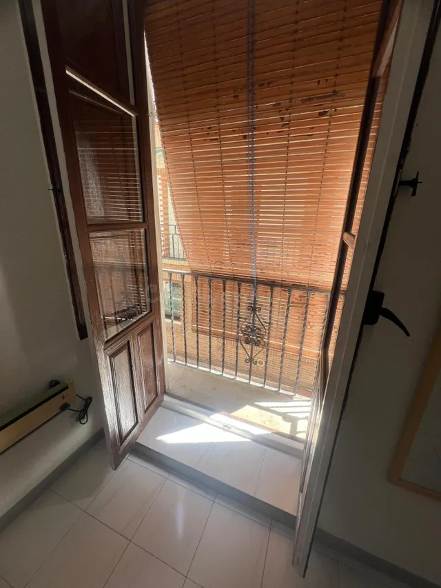 � ALQUILER DE PISO REFORMADO EN PLENO CENTRO – PUERTA REAL S - foto 2