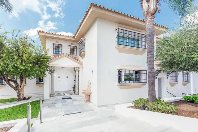 Chalet 6 habitaciones 900m² en venta - Marbella - foto 2