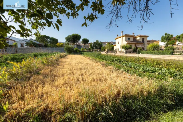 TERRENO URBANO 1060m EN LA ZUBIA — 2