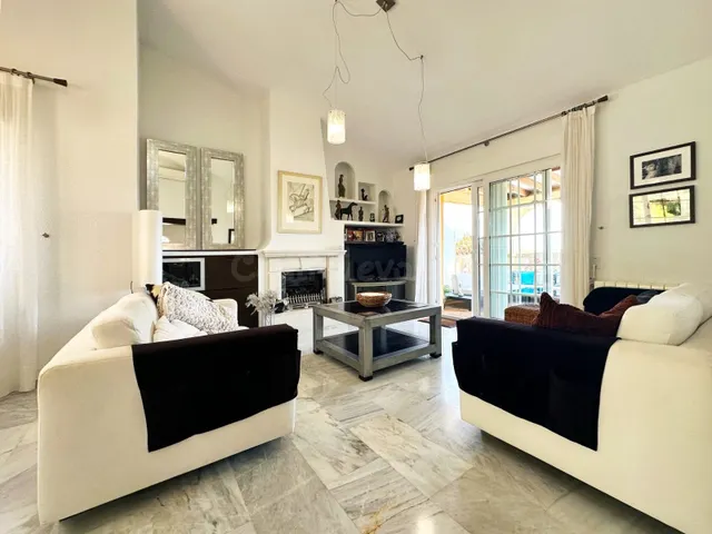 Villa de 3 dormitorios 3 baños en Orihuela Costa  ( Campo de golf Las Ramblas ) — 18