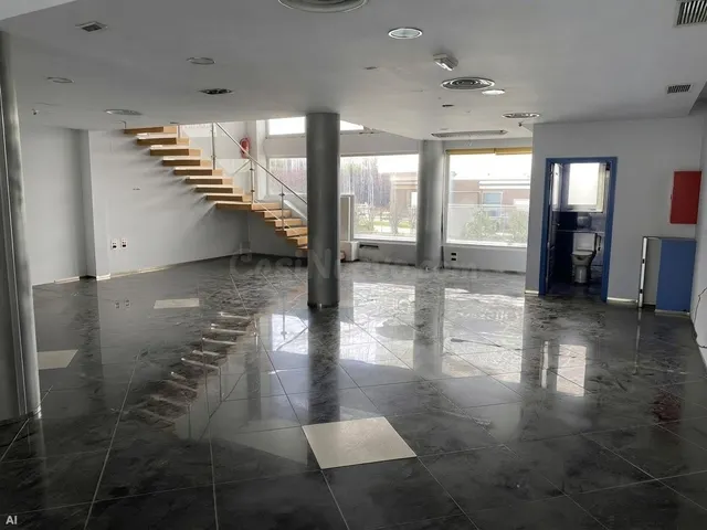 Local comercial de 700 m2 en rentabilidad 6% con salida de h - foto 2