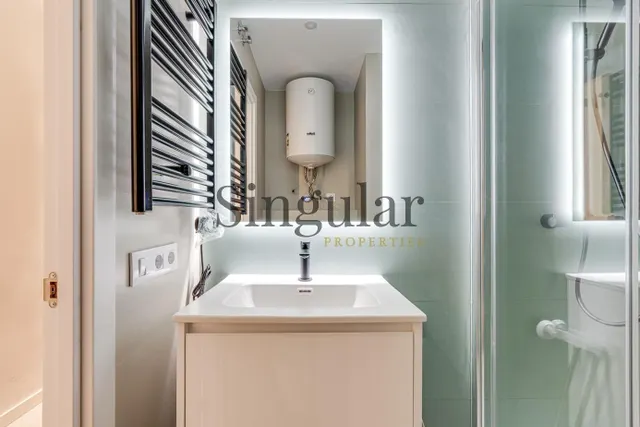 ¡JOYA EN POBLE-SEC! Loft de 32m2 totalmente reformado con terraza, a 1 minuto de Paral·lel y Sala Apolo — 24