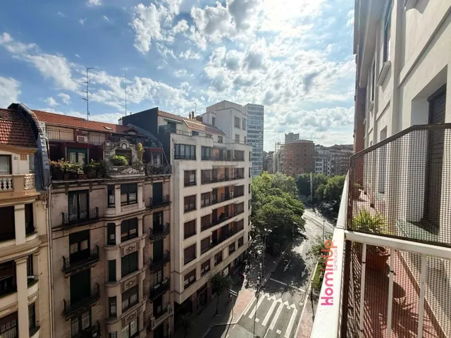 Se Alquila piso de 4 dormitorios y 2 baños para Entrar a Viv - foto 2