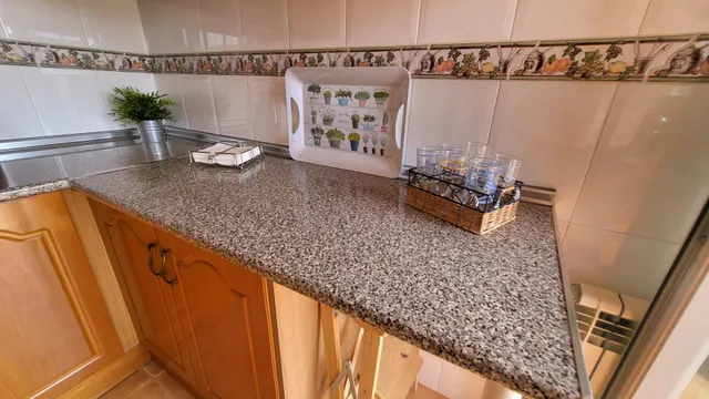 Chalet esquina de 3 Dormitorios y 3 Baños en parcela grande arreglada de 600m2 con piscina y garaje privado — 48