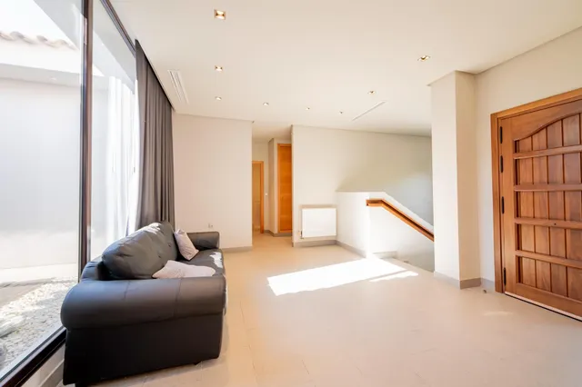 Exclusiva casa de lujo con piscina privada en un entorno tranquilo y selecto — 39