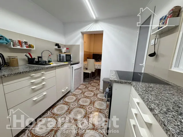 ¡UBICACIÓN IDEAL! BAJO ACOGEDOR Y LUMINOSO CON TERRAZA Y TRASTERO — 6