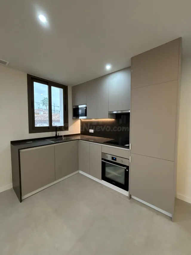 Se vende ático con piscina privada en Estepona - foto 5