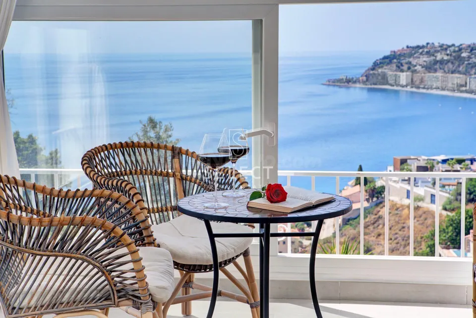 VILLA REFORMADA CON PISCINA Y VISTAS AL MAR , ALMUÑECAR