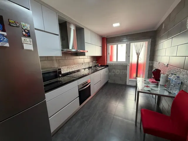 AMPLIO PISO DE 3 DORMITORIOS CON AMPLIA TERRAZA - ZONA BENIEL - — 5