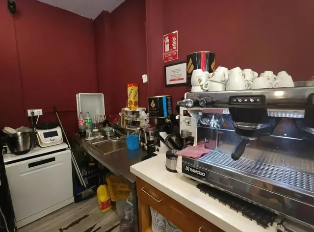 Traspaso de cafeteria en excelente ubicación al lado de plaza de los luceros — 10