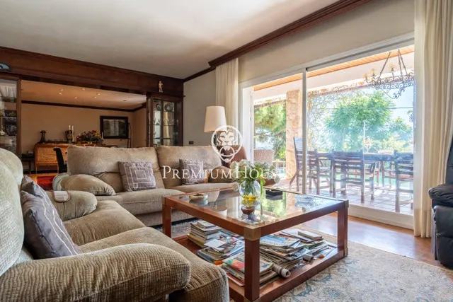 Casa independiente con piscina y jardín en Vallpineda — 7
