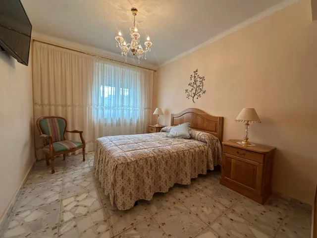 Casa en Toreno con Terreno: Amplia Propiedad de 3 habitaciones — 13