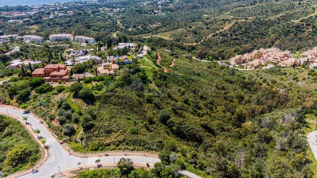 Terreno urbanizable en Marbella para construir villa exclusi - foto 4