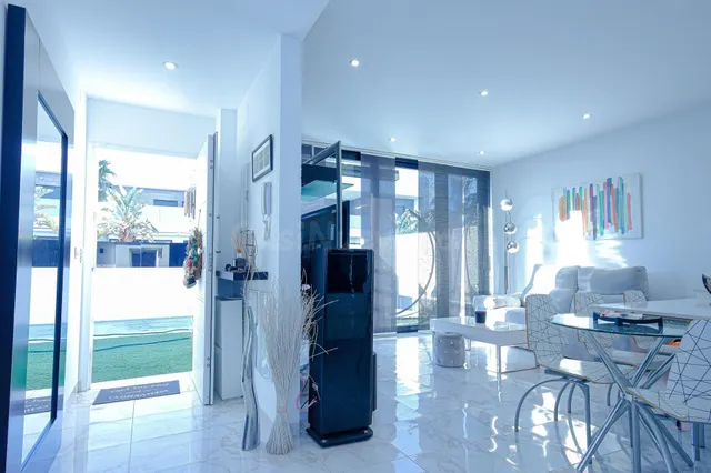 SE ALQUILA POR TEMPORADAS VILLA EN SANTIAGO DE LA RIBERA + PISCINA (SAN PEDRO DE PINATAR) MURCIA — 2