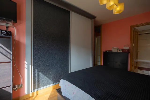 Se vende piso en laguna — 24