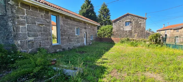 CASA REFORMADA USO HOTELERO EN SANTA COMBA - foto 5