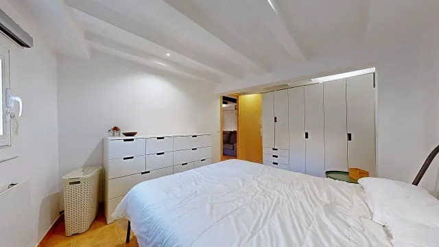 REFORMADO CON ENCANTO EN RAMBLA DEL POBLENOU – 6ª PLANTA SIN ASCENSOR — 32