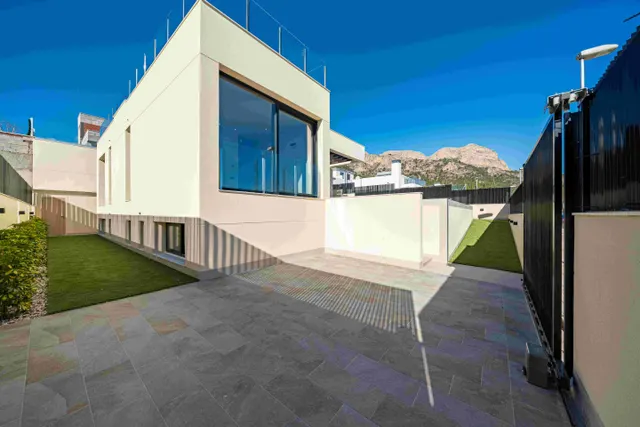 Villa 4 habitaciones 200m² en venta - Alberca — 26