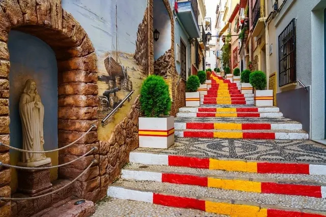 VILLA DE OBRA NUEVA EN CALPE — 14