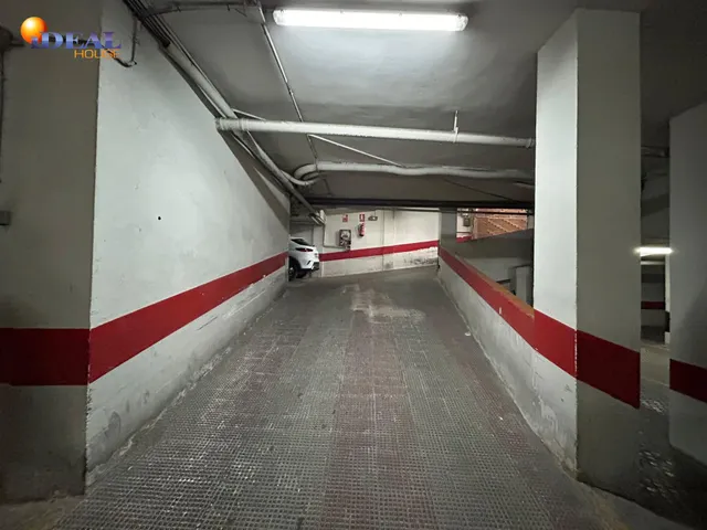 Plaza de garaje y trastero en Pajaritos — 5