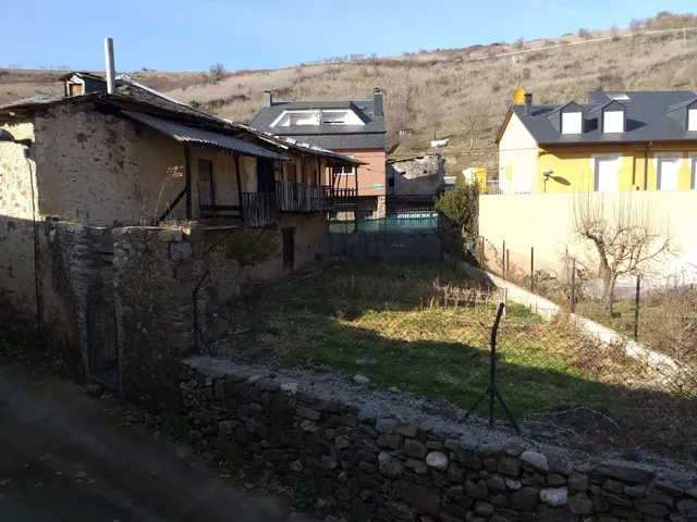 CASA EN VENTA SAN ESTEBAN CON TERRENO — 12