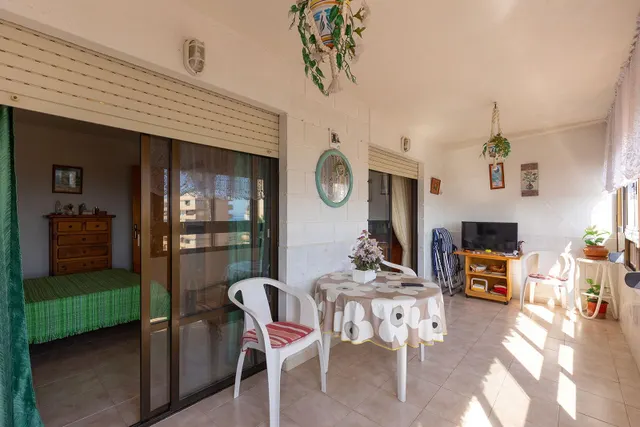 Apartamento de dos dormitorios con vistas la mar — 19