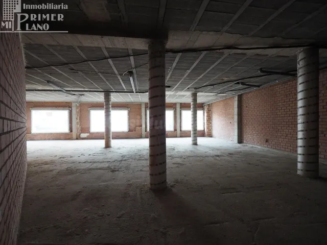 Amplio Local Comercial en el Corazón de Argamasilla de Alba - foto 5