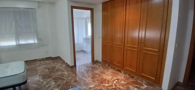 Amplia y luminosa vivienda, para familia o estudiantes — 9