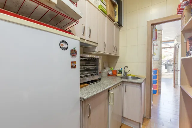 Local en venta junto al instituto Zaidín Vergeles – Listo para empezar tu negocio — 12