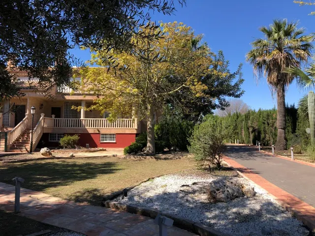Chalet exclusivo con parcela de 1.700 m2 en La Albatalía, a  - foto 2