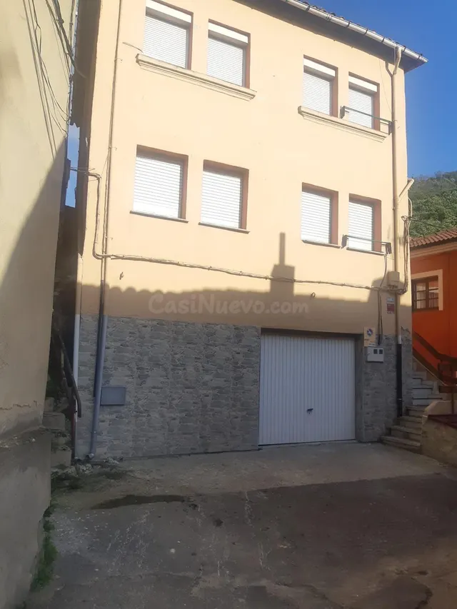 Almacén 50m² en venta - Mieres - foto 2