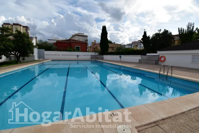 EXTERIOR CON PISCINA, GARAJE Y TERRAZA A SOLO 200 M DE LA PLAYA — 13