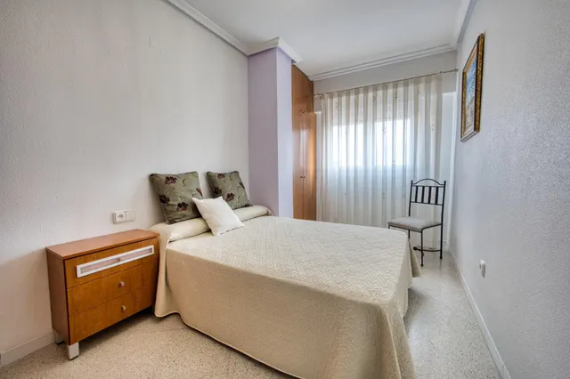 Amplia y Luminosa Vivienda en esquina de 3 dorm. baño y aseo con Garaje Cerrado en el Corazón de la Ciudad — 14