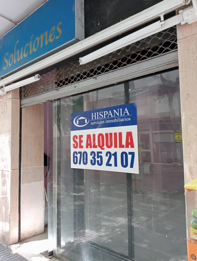 Se alquila magnifico local comercial zona Garcia de Sola — 11