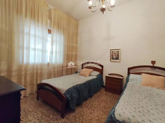 SE VENDE CHALET EN PARCELA URBANA EN LA ROMANA — 5