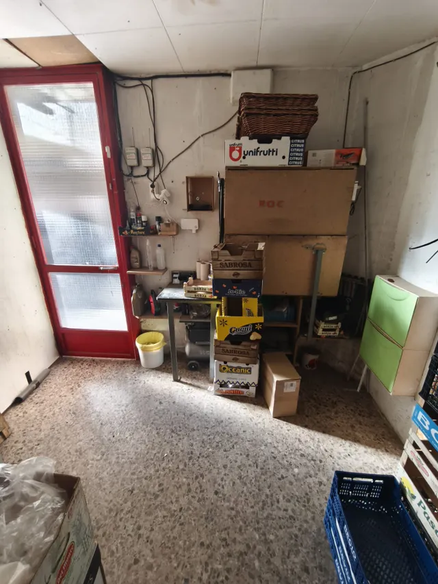 Local comercial, actualmente frutería — 8
