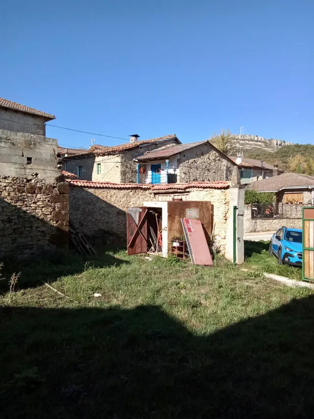 Casa de piedra con encanto y gran potencial turístico en san martín de las ollas — 8