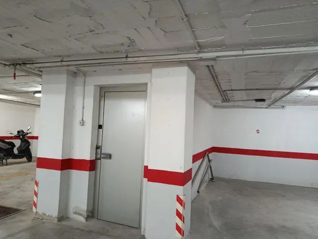 Amplio Piso en San José con Garaje y Ascensor — 26