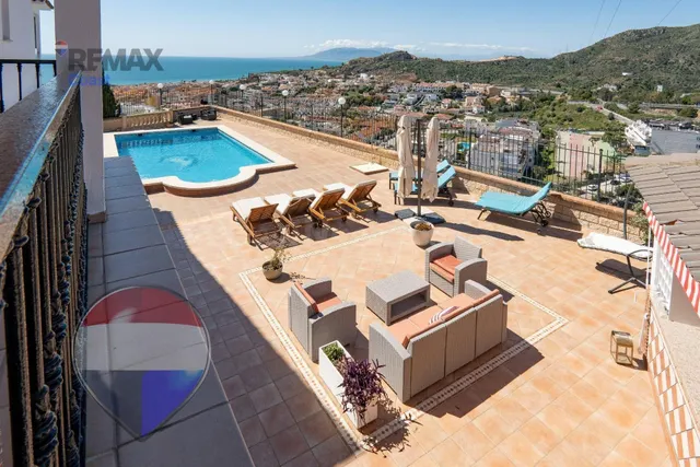 ESPECTACULAR VILLA CON VISTAS PANORÁMICAS EN LA CALA DEL MOR - foto 2