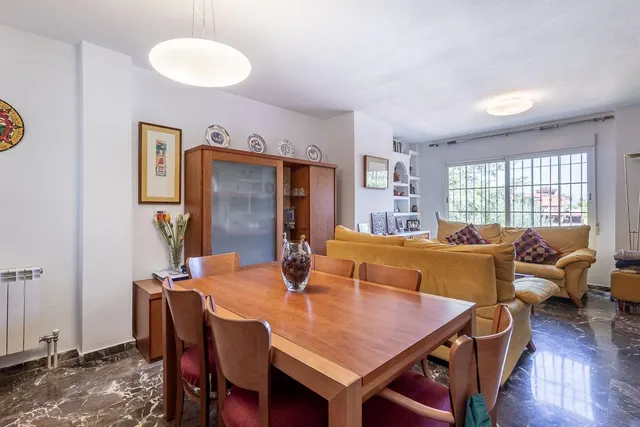 CASA PAREADA EN LA ZUBIA CON PISCINA, ZONA DE BARBACOA Y JARDÍN — 8