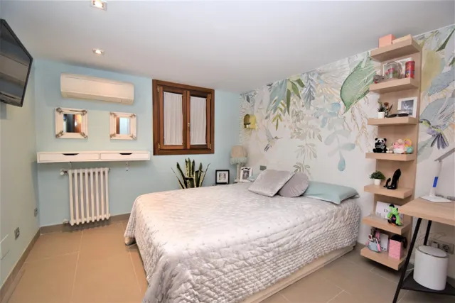 PISO EN VENTA CON PLAZA DE GARAJE JUNTO A LA CATEDRAL — 48