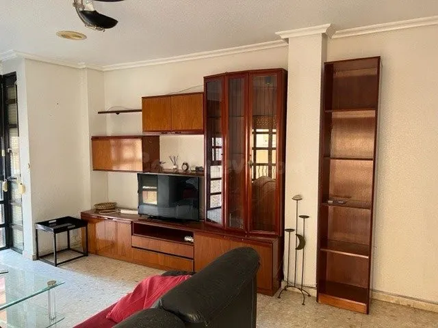 Venta de piso céntrico, 3 dormitorios, 2 baños, zona santa e - foto 2