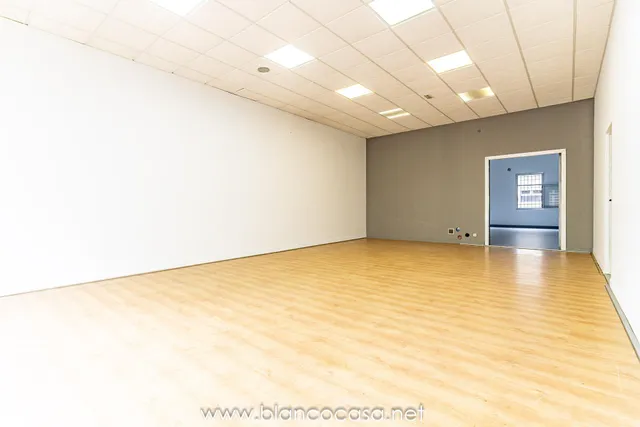 Amplio bajo comercial en venta — 11
