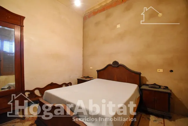 Gran casa de pueblo esquinera con trastero y terraza — 18