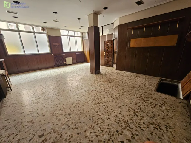 VENTA DE LOCAL EN CALLE LAS CALZADAS - foto 4