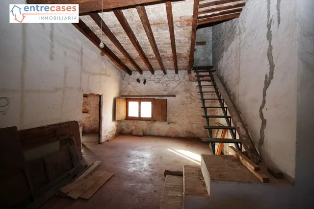 CASA DE PUEBLO EN FAURA ESPACIOSA MUCHAS POSIBILIDADES PRECIO REBAJADO — 18