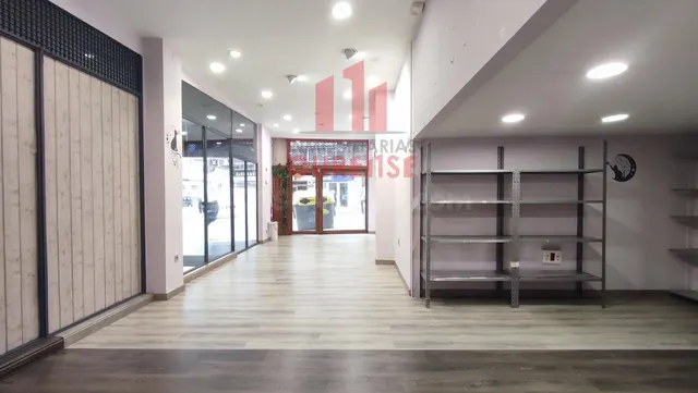 LOCAL COMERCIAL EN LA ZONA DEL COUTO - foto 2