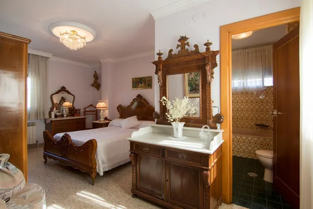 MAGNIFICO CHALET CON PISCINA EN COLINAS BERMEJAS — 42