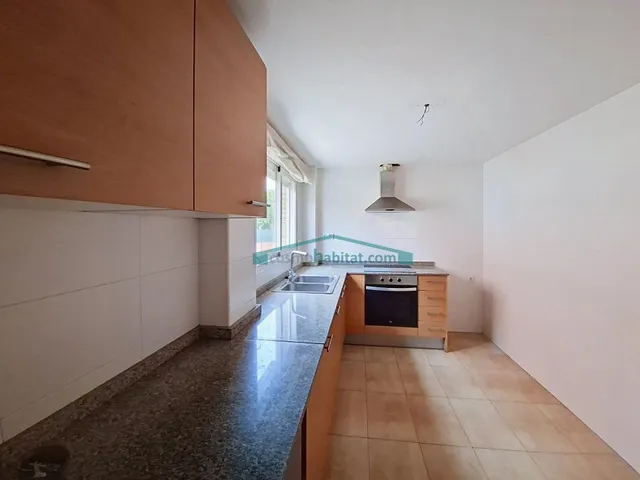 Chalet con jardín, 4 dormitorios y sótano independiente en Alfara de la Baronía — 12