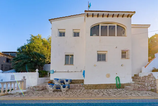 Casa para renovar con vistas despejadas en venta en Pedreguer — 28